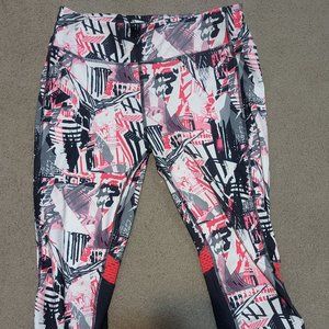 Danskin Now ladies fitted cropped workout pants